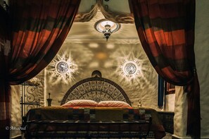 Suite junior (Chahrazad) | Caja fuerte, cortinas opacas, sistema de insonorización y wifi gratis