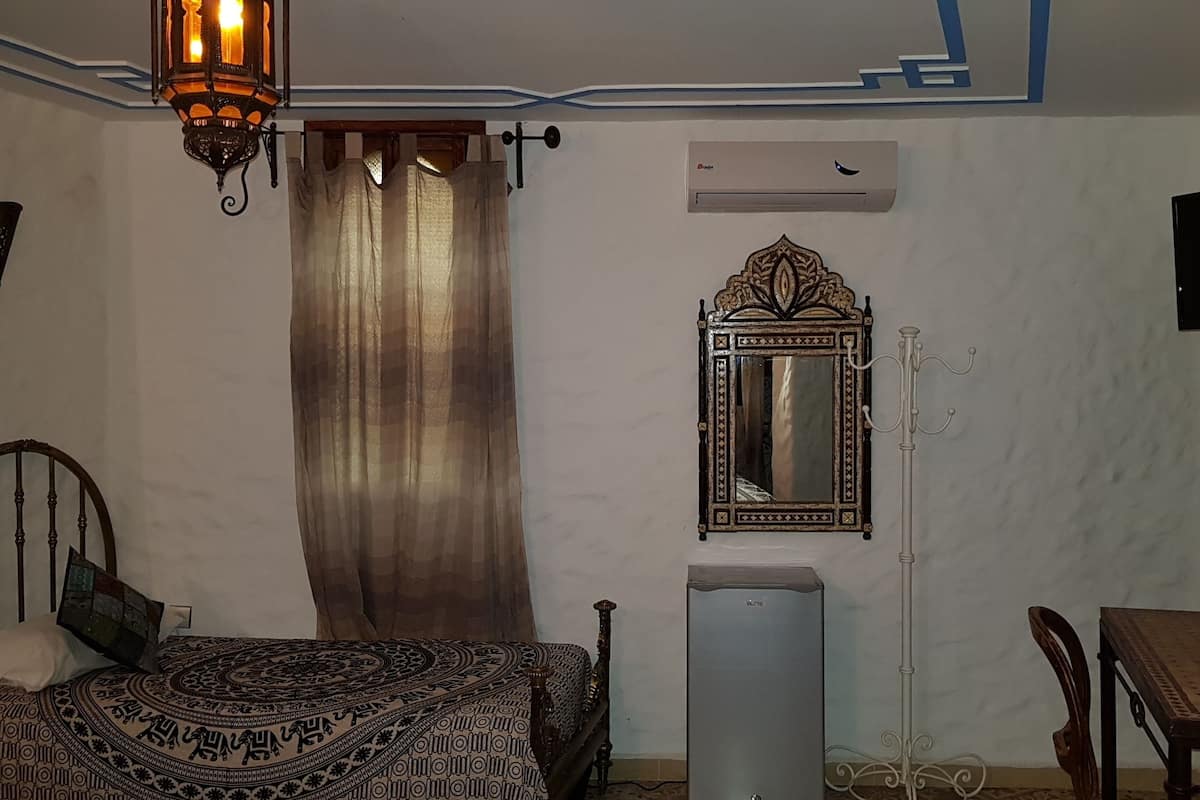 Quadruple Room (Amir) | In-room safe, blackout drapes, soundproofing, free WiFi
