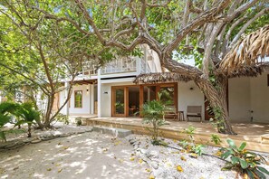 Terrace/patio - Sorobon Luxury Beach Resort (Kralendijk)