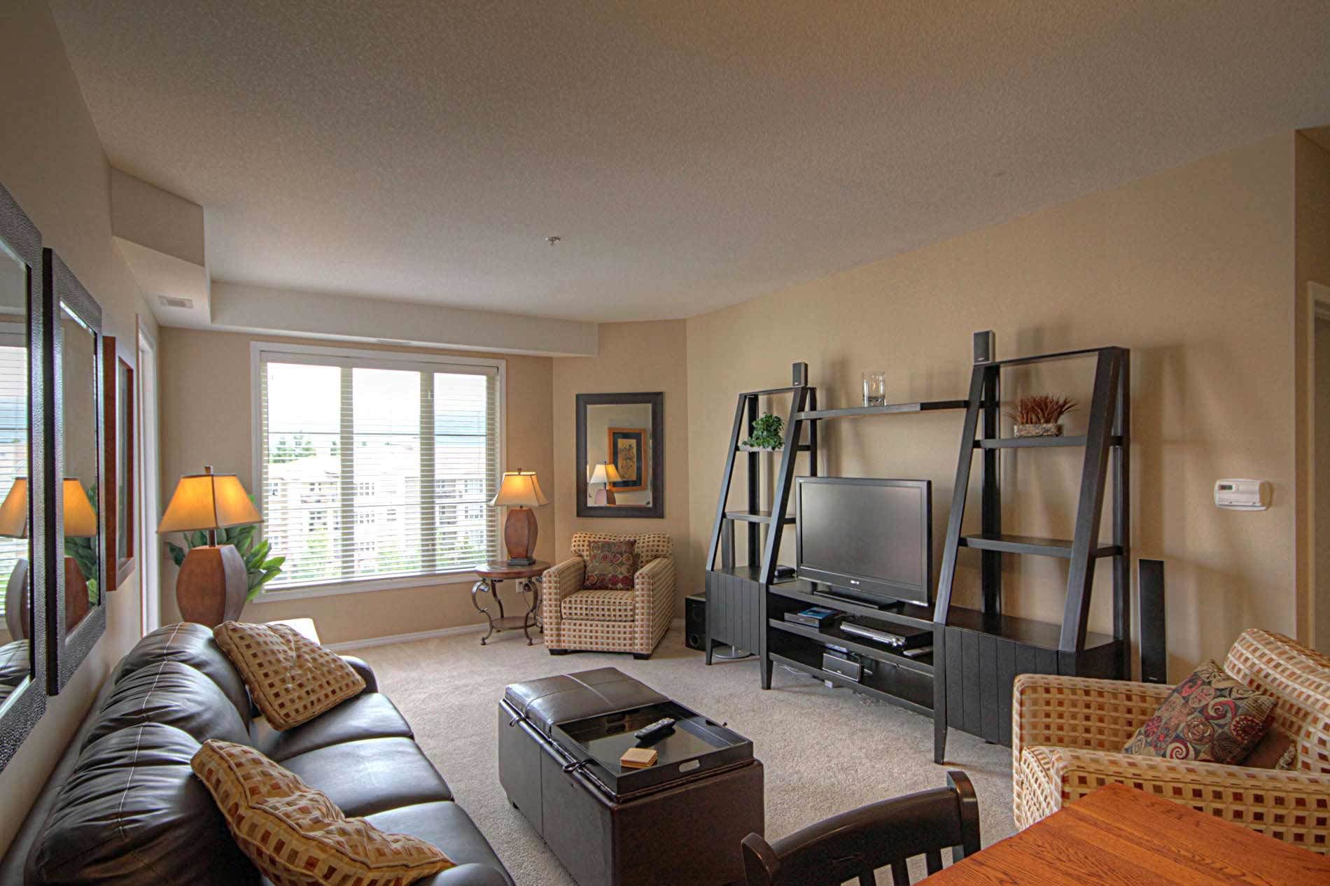 city suite, 3 bedrooms | 1 bedroom, desk, iron/ironing board, free wifi