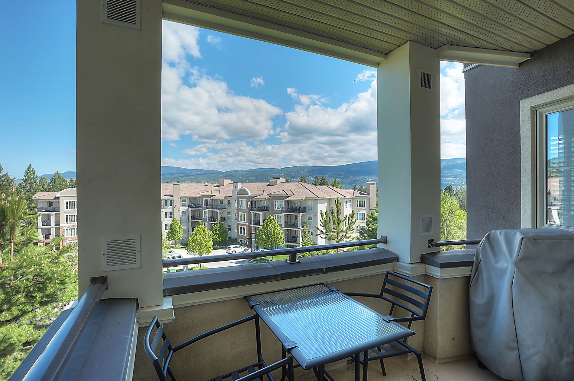 city suite, 3 bedrooms | 1 bedroom, desk, iron/ironing board, free wifi