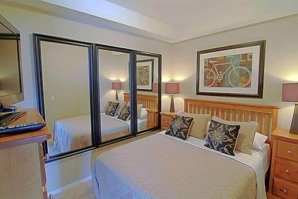 exclusive suite, 3 bedrooms | 1 bedroom, desk, iron/ironing board, free wifi