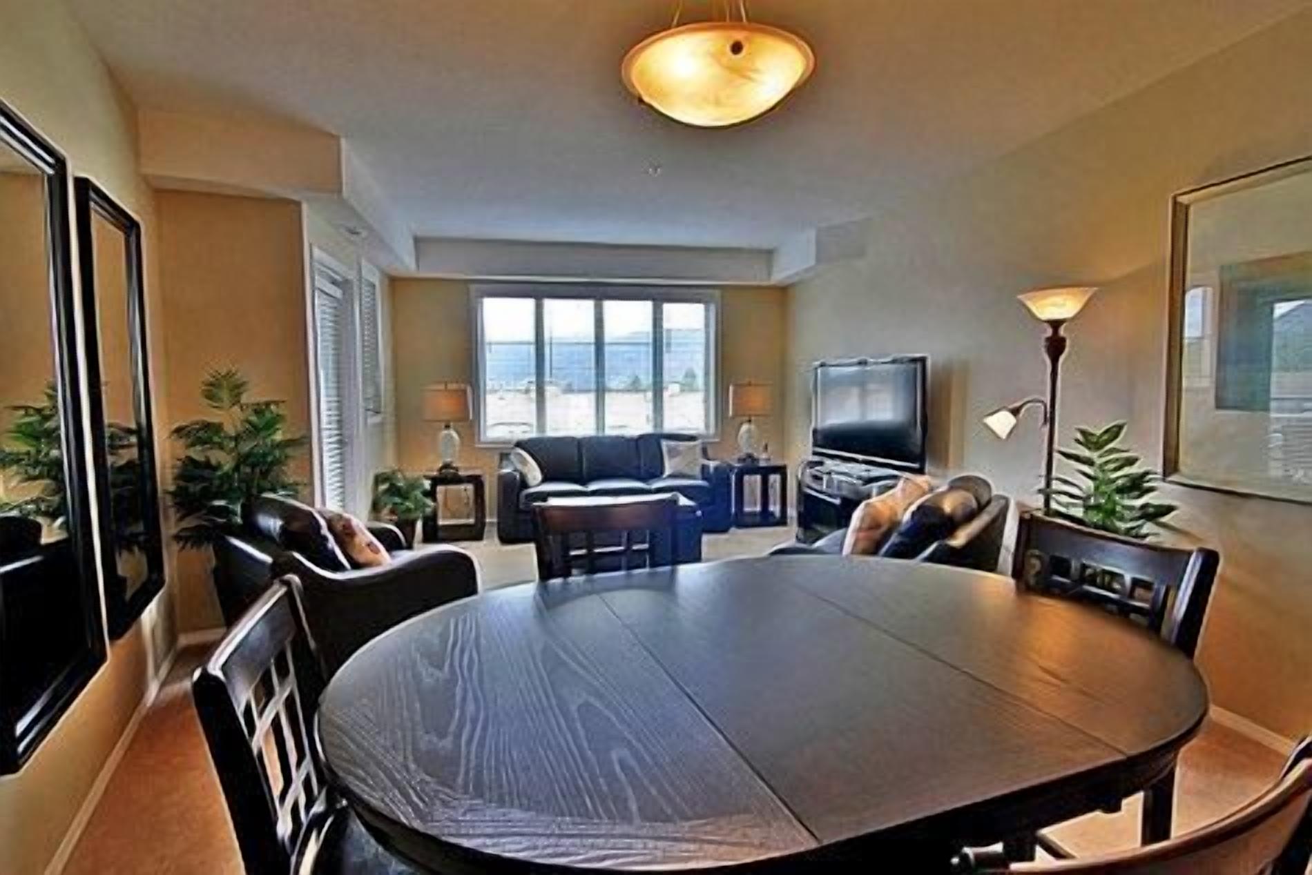 exclusive suite, 3 bedrooms | dining