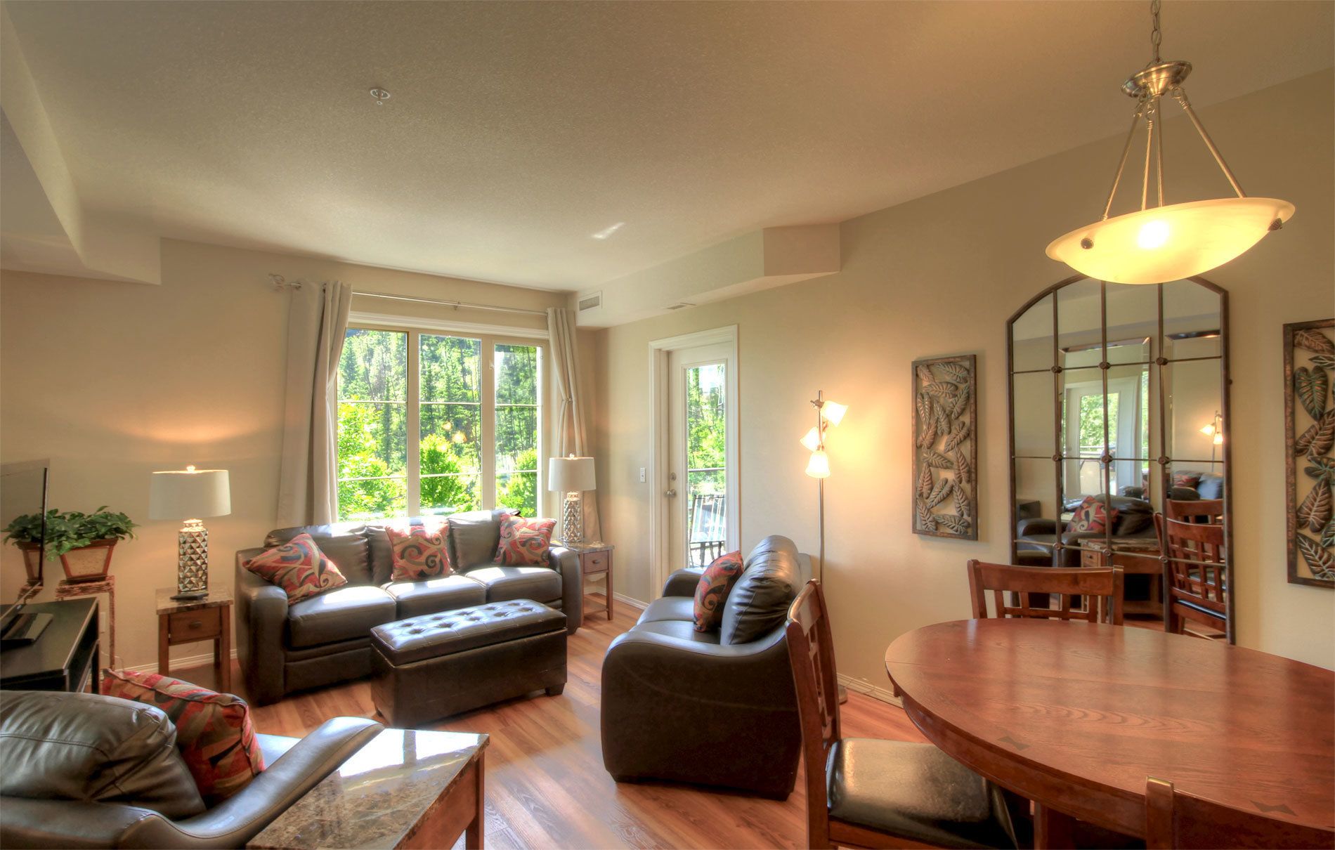 economy suite, 2 bedrooms | living area | flat-screen tv