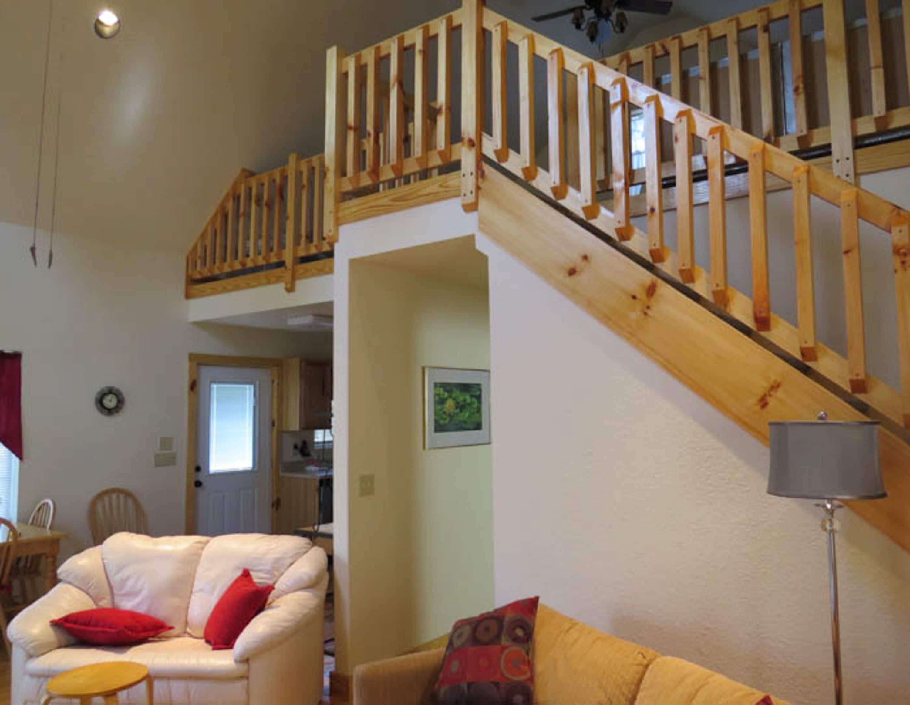 Cabin, không hút thuốc | Khu phòng khách | TV màn hình phẳng, lò sưởi, đầu đĩa DVD, đồ chơi 