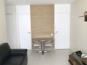 Traditional Apartment, 1 Bedroom, Smoking | Living room | LED TV - Melhor de Ipanema (Rio de Janeiro)
