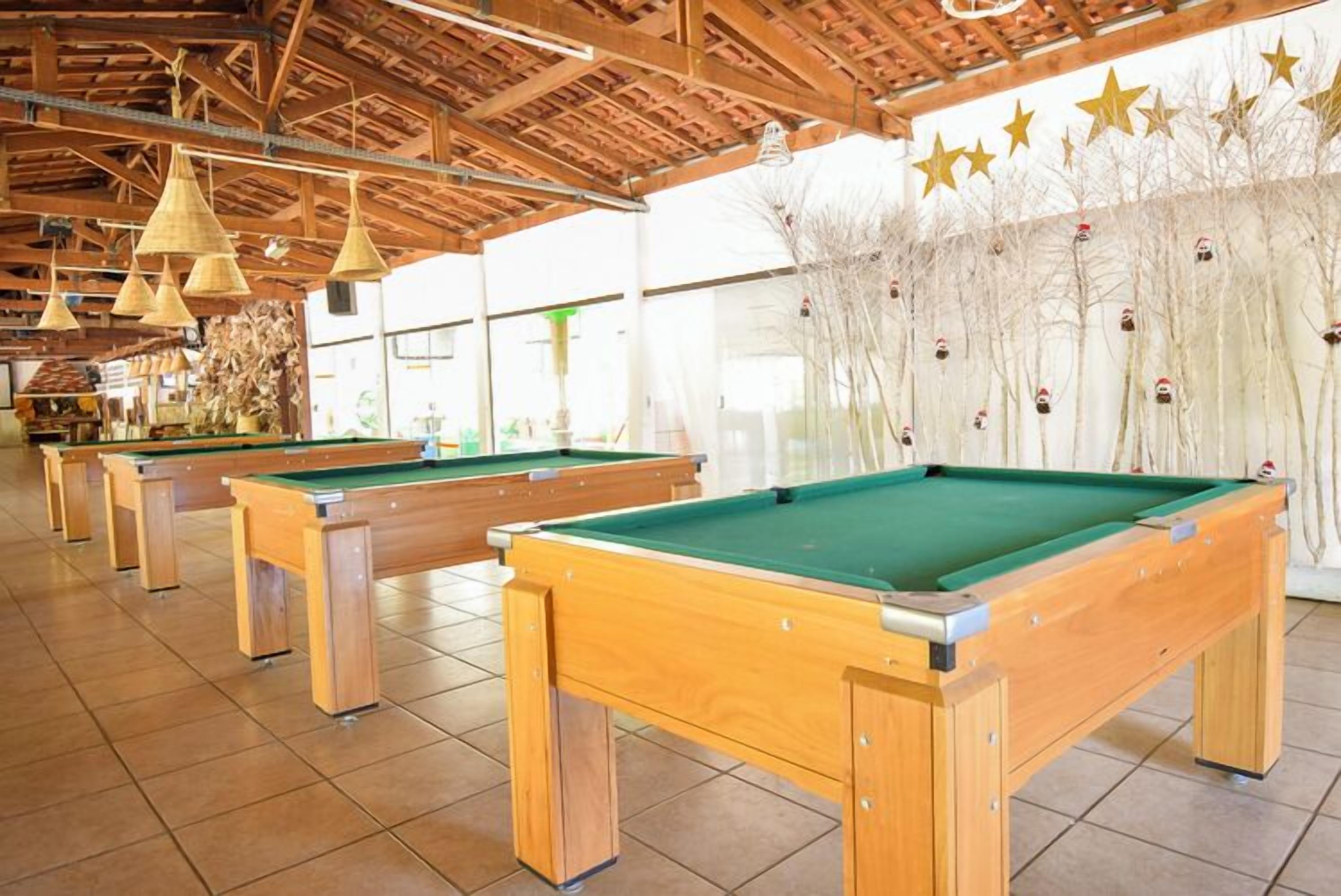 32-inch flat-screen tv with digital channels, tv, netflix