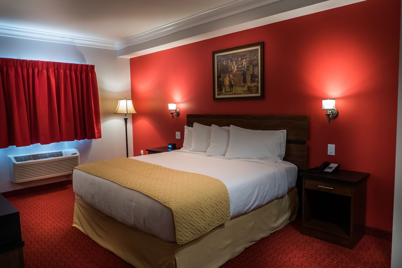 classic studio, 1 king bed | desk, soundproofing, iron/ironing board, free wifi