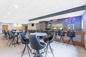 Bar (on property) - AmericInn by Wyndham Boscobel (Boscobel)