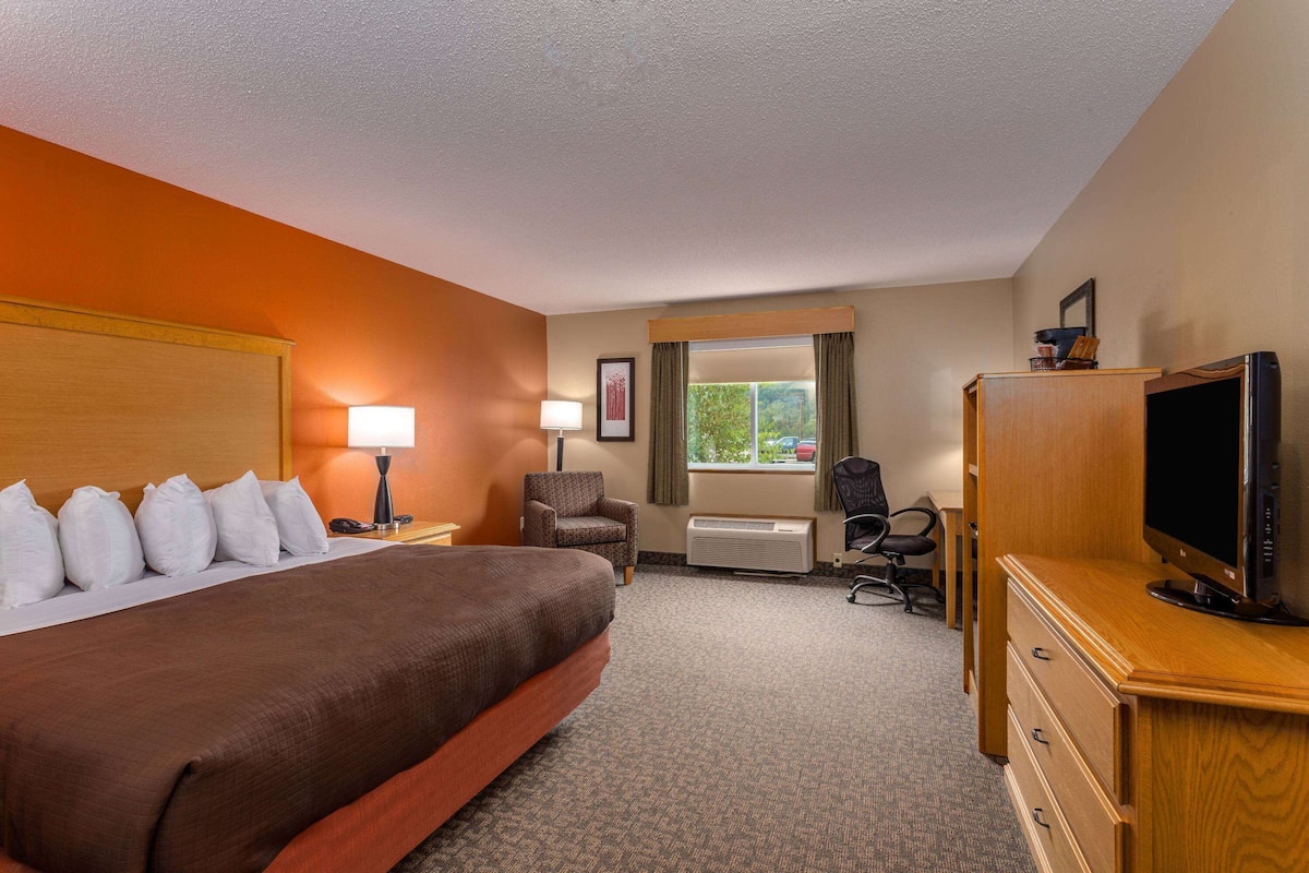 desk, iron/ironing board, rollaway beds, free wifi