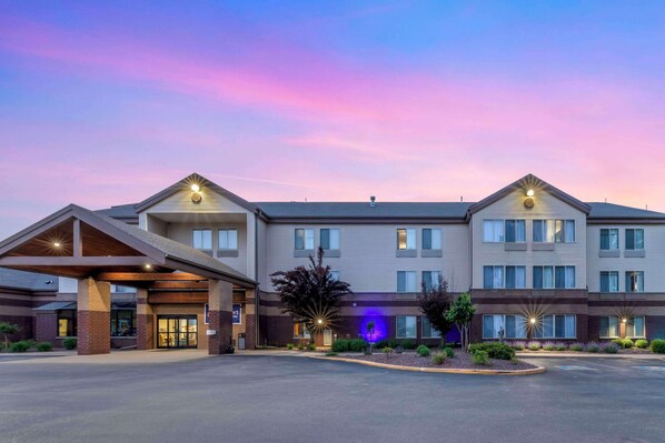 Exterior - Comfort Inn & Suites New Lisbon (New Lisbon)