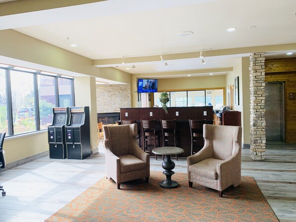 Lobby - Comfort Inn & Suites New Lisbon (New Lisbon)