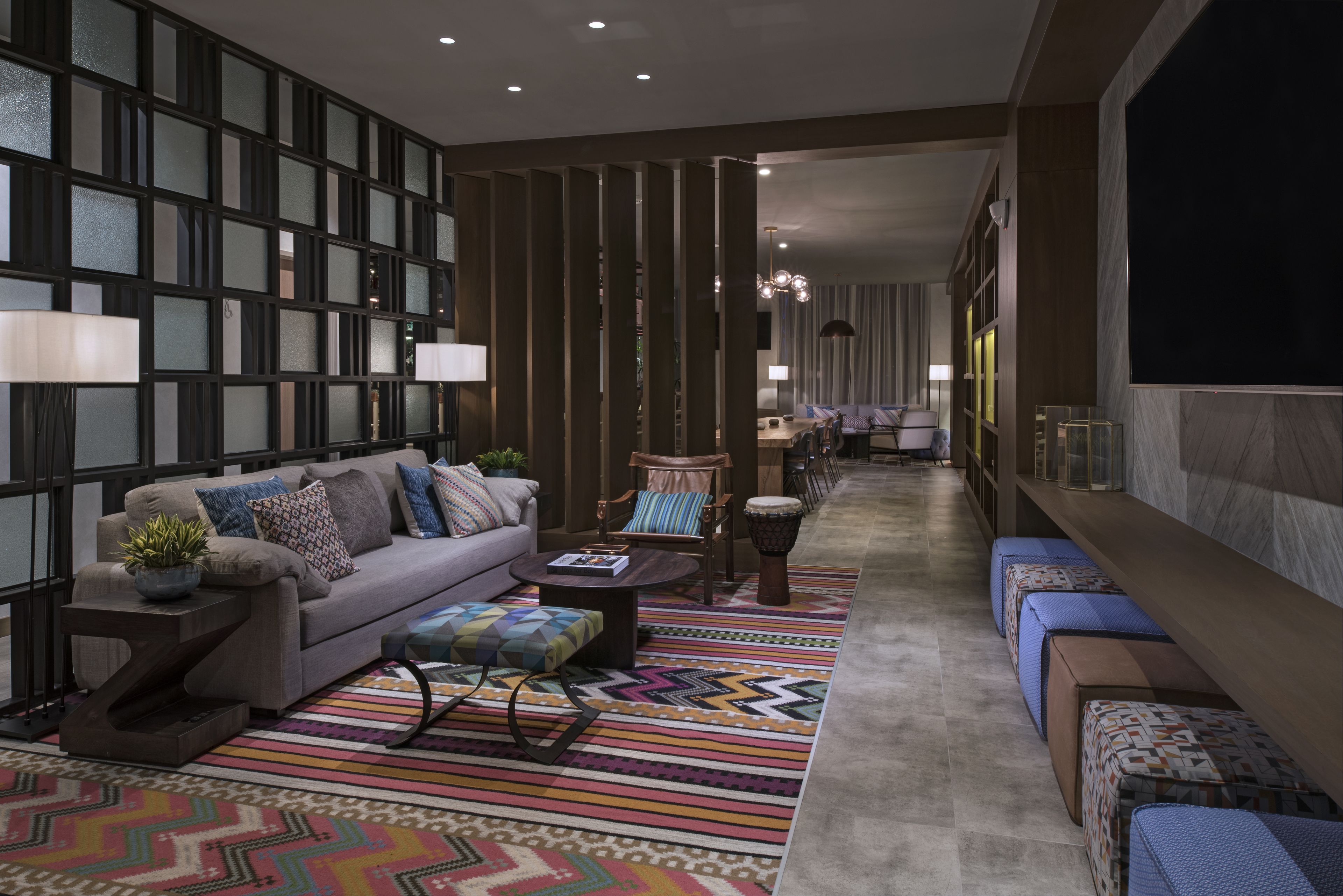 3 bars/lounges, poolside bar