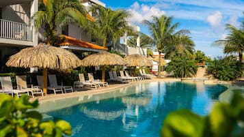 2 outdoor pools, sun loungers