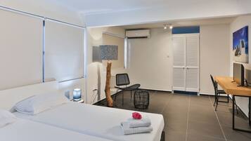 Deluxe Room | Premium bedding, iron/ironing board, free WiFi, bed sheets
