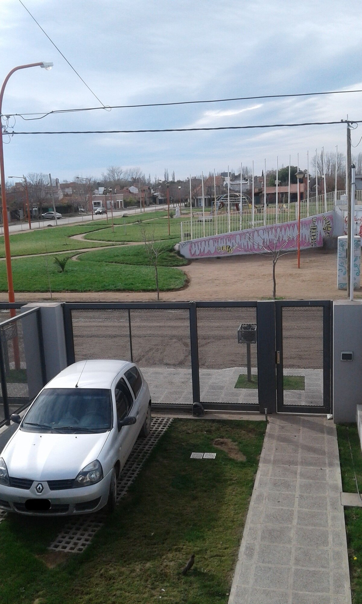Aparcamiento sin asistencia (5 USD por día)