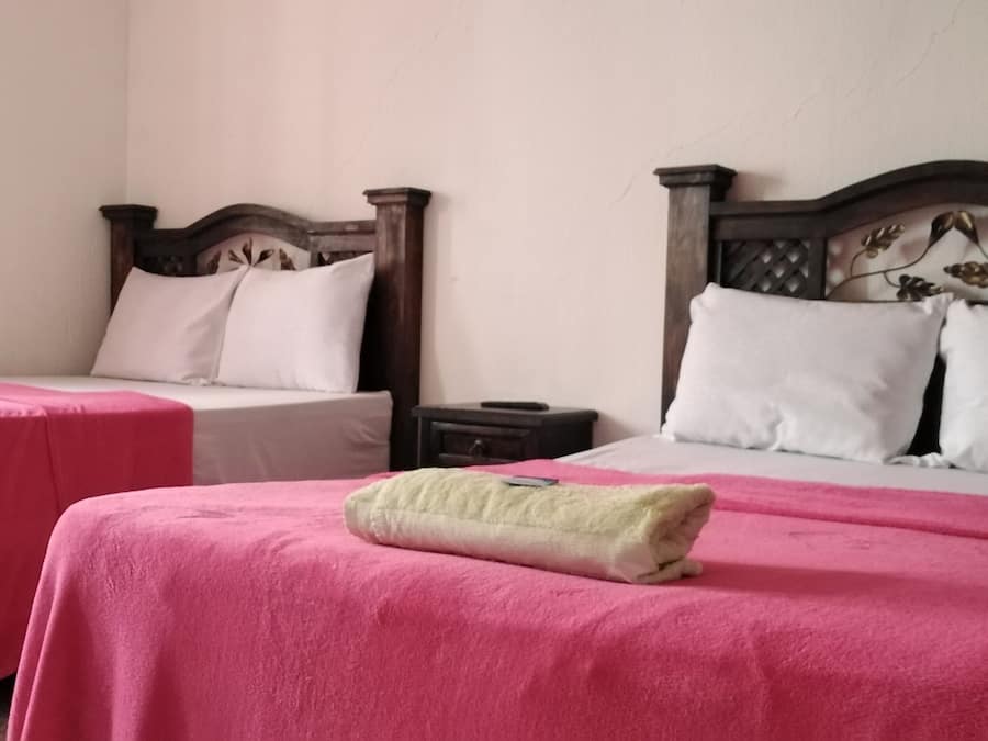 Quarto casal luxo | Edredons de pluma, individualmente mobiliados, cortinas blackout