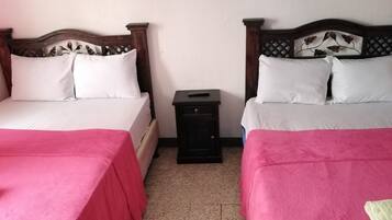 Quarto casal luxo | Edredons de pluma, individualmente mobiliados, cortinas blackout