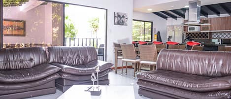 Superior Apartment, 6 Bedrooms | Living area