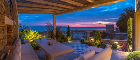 Luxury Villa, 3 Bedrooms, 2 Bathrooms, Beachfront | Beach/ocean view