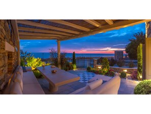 Luxury Villa, 3 Bedrooms, 2 Bathrooms, Beachfront | Beach/ocean view