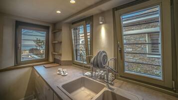 Vila Mewah, 3 kamar tidur, 2 kamar mandi, menghadap pantai | Dapur pribadi | Lemari es, microwave, oven, dan kompor