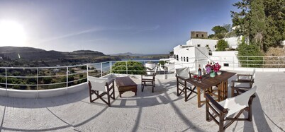 Lindos Centre - Villa for 10 guests - Roof Terrace