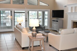 Smart-TV, peis og stereoanlegg