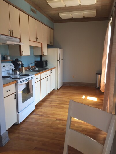 Night Owl (A) in Downtown Eureka! (optional paid parking upon request)