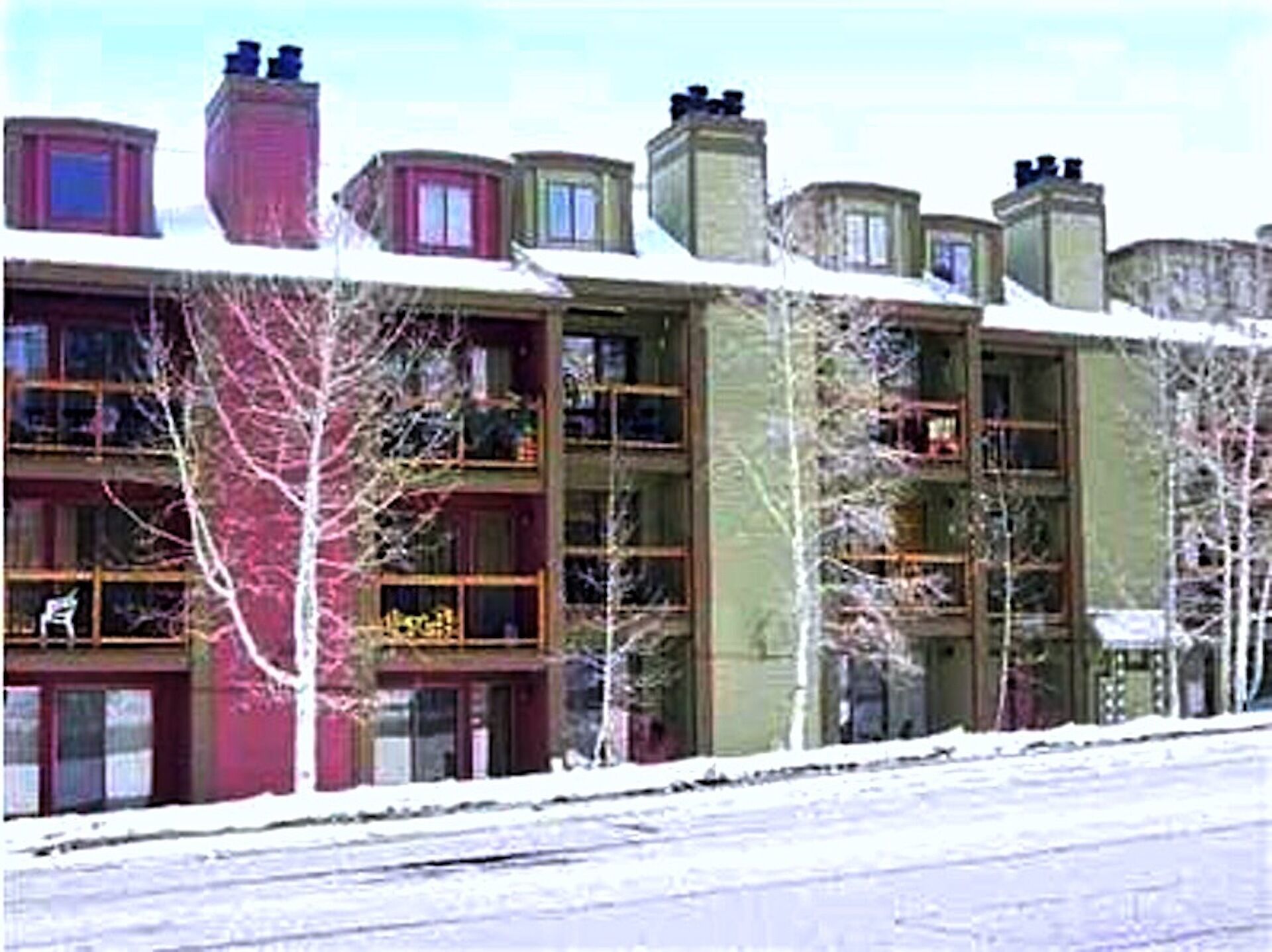 A/C, Walk 2 Park City ski lifts, hot tub, pool, wi-fi, fireplace, views, washer