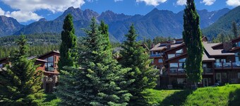 Fairmont Hot Springs Get-A-Way - Escape with Ease