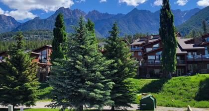 Fairmont Hot Springs Get-A-Way - Escape with Ease