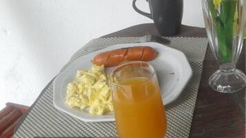 Free daily continental breakfast