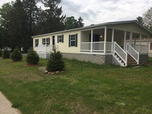 Exterior - LOCATION! LOCATION!! WALK TO FESTIVALS AND HUNTER MOUNTAIN!!!! (Lanesville)