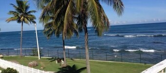 A pie de la playa !! Espectaculares vistas al mar en Villa totalmente renovado !!