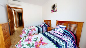 2 bedrooms, iron/ironing board, WiFi, bed sheets - Nice, comfortable and spacious apartment with nice views, "the sea" in the background (Puerto de Mogan)
