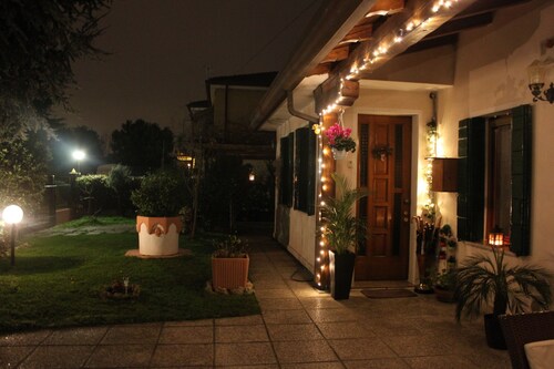 Venice Holiday Home, free wi-fi, private garden, romantic and affordable.