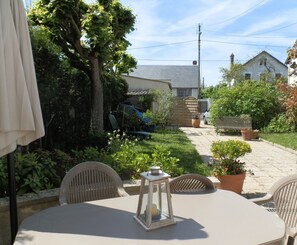Outdoor dining - houses / villas - 5 rooms - 5/7 personsHouse with garden (Cabourg)