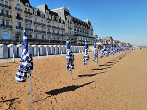 Beach nearby - houses / villas - 5 rooms - 5/7 personsHouse with garden (Cabourg)