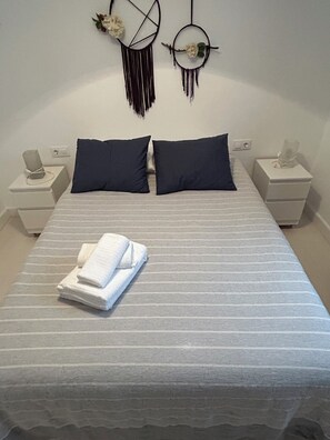 3 habitaciones, insonorización, wifi gratis y ropa de cama