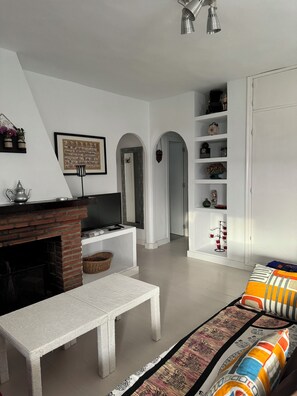 Smart-TV, Kamin, DVD-Player