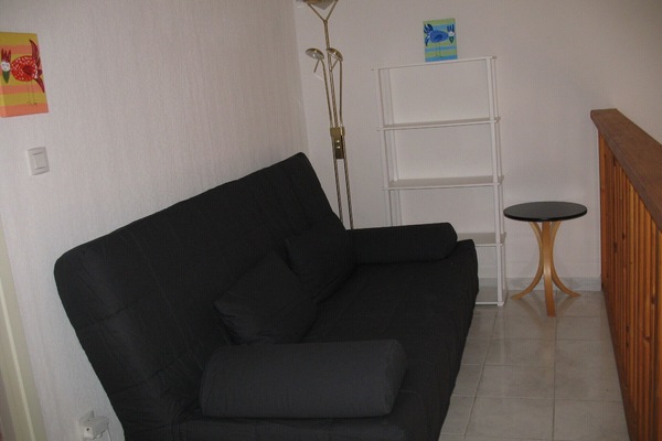 mezzanine :
1 canapé convertible en lit 140*200