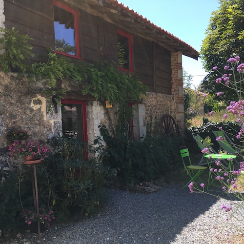 Récemment rénové 1 chambre gîte indépendant près de Loisirs Lacs et Chateau
