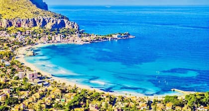 Cape House: Beautiful Apartment on the Cape Market