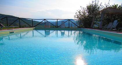 Casa dei sogni d'Oro - appart. Loretello with pool 12x6m -panoramic view