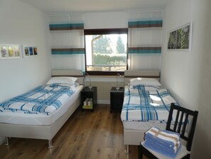2 chambres, fer et planche à repasser, accès au Wi-Fi (inclus)