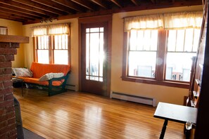 Bücher, Stereoanlage