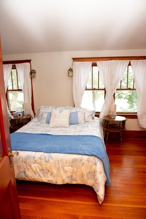 2 quartos, ferros/tábuas de passar roupa, Wi-Fi, roupa de cama