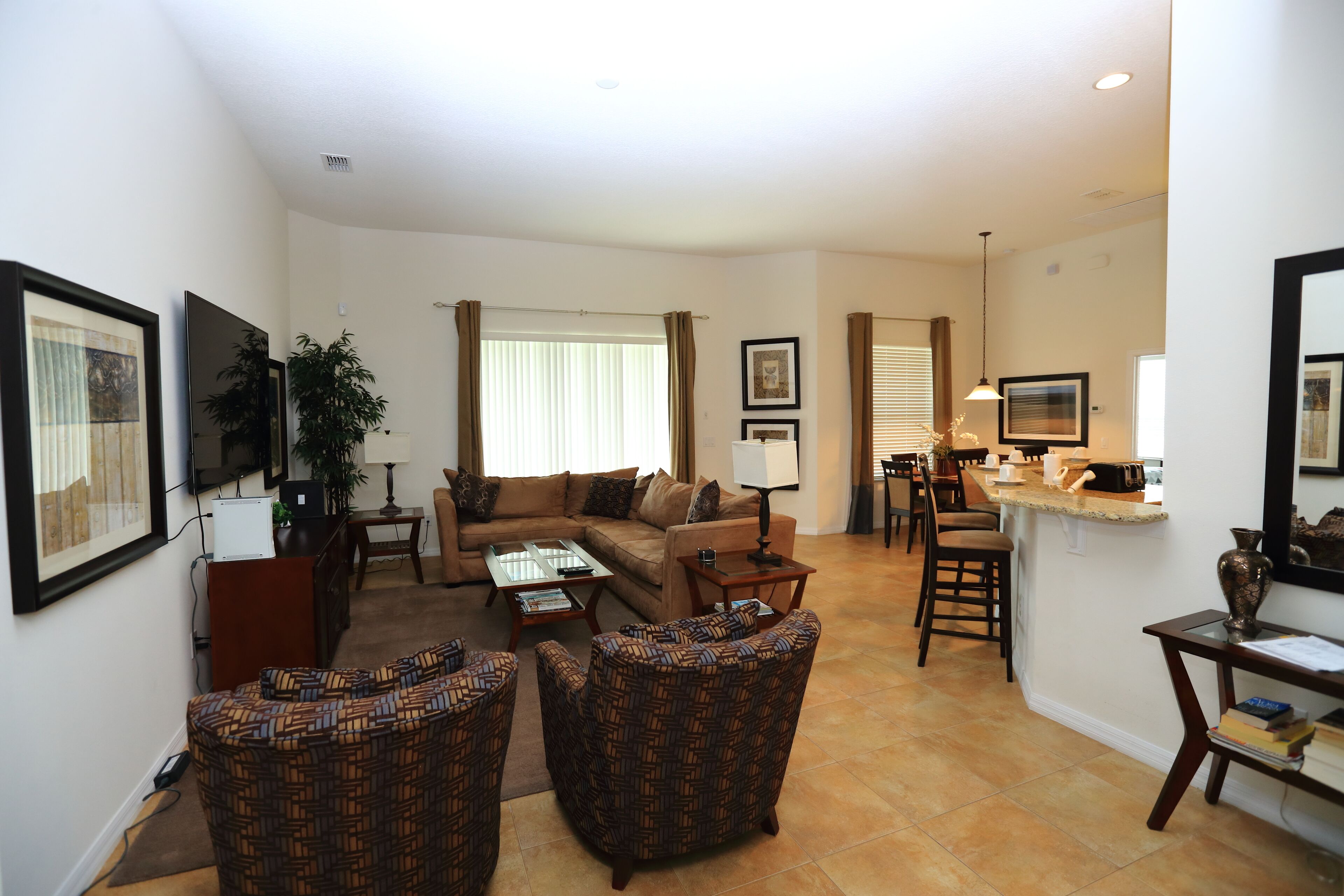 TV connectée, jeux vidéo, lecteur de DVD, baby-foot