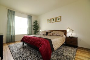 4 bedrooms, iron/ironing board, free WiFi, bed sheets